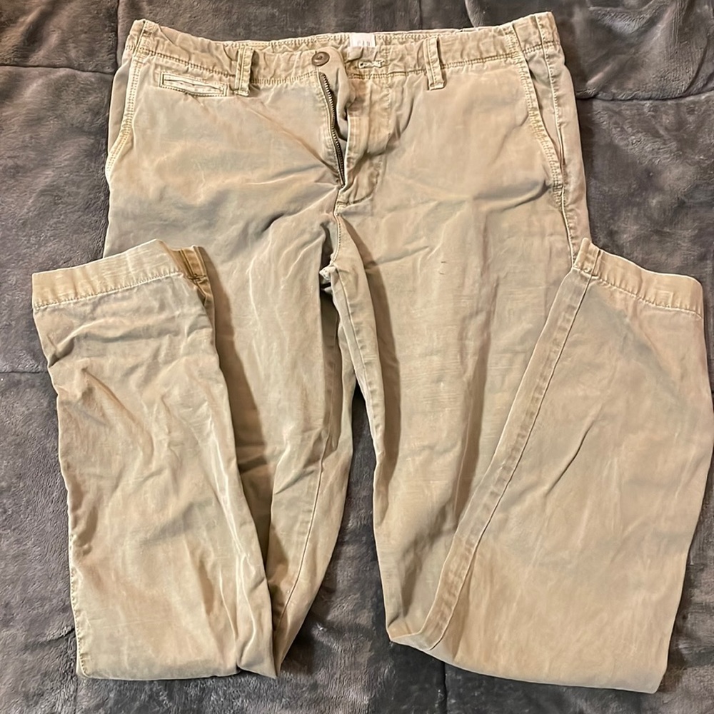 Gap Khaki 31x32 Olive Green